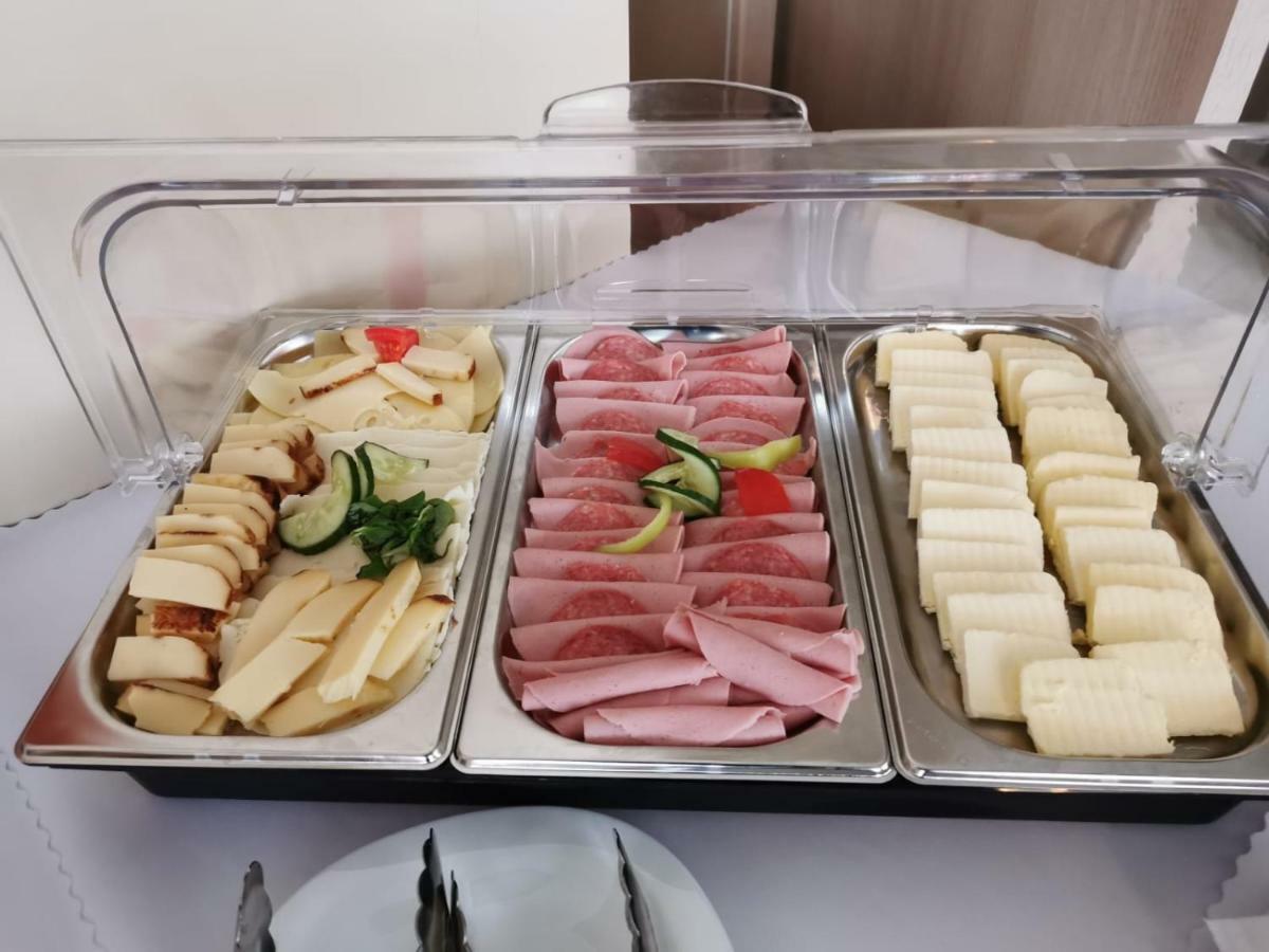 Hotel Poludnica Liptovský Mikuláš Esterno foto