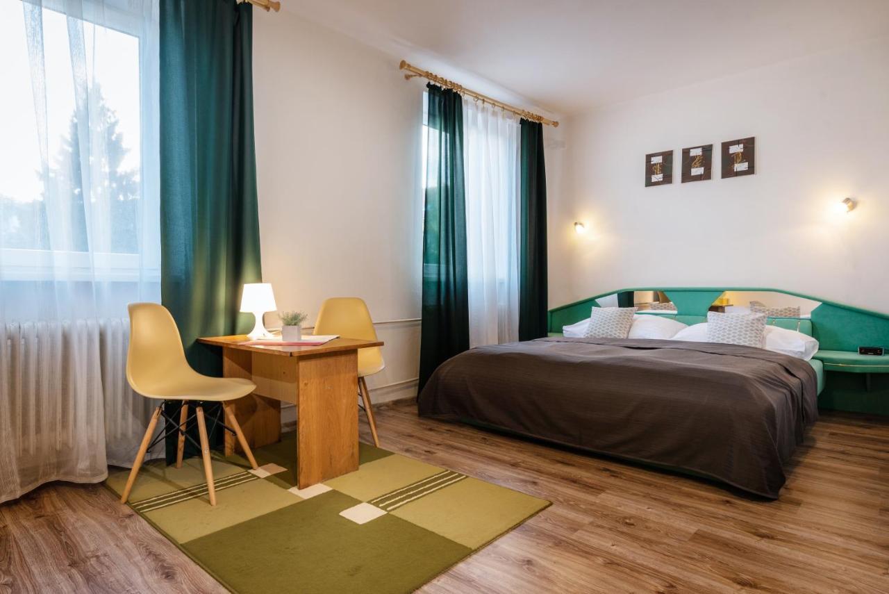 Hotel Poludnica Liptovský Mikuláš Esterno foto
